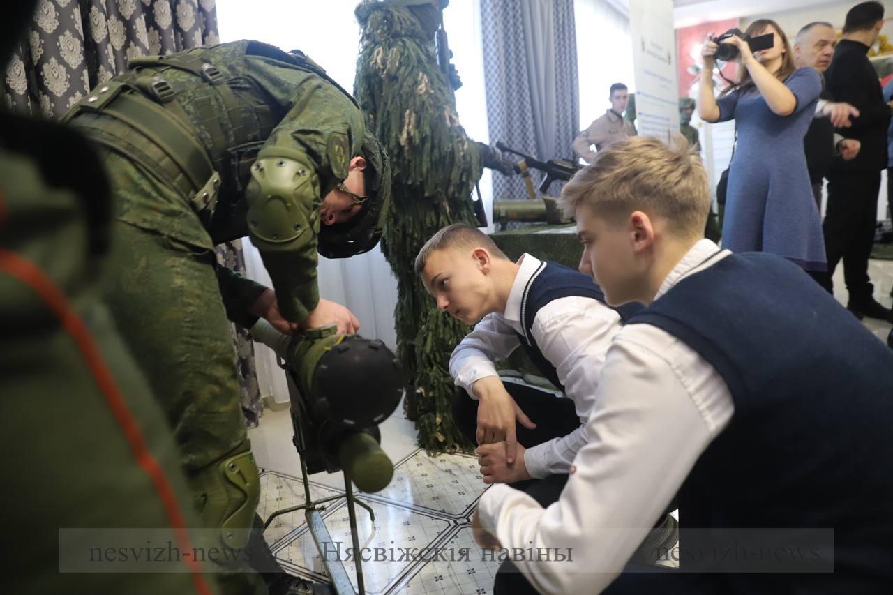 Есть такая профессия — Родину защищать! | Новости Несвижа | Нясвіжскія  навіны 12.12.2023